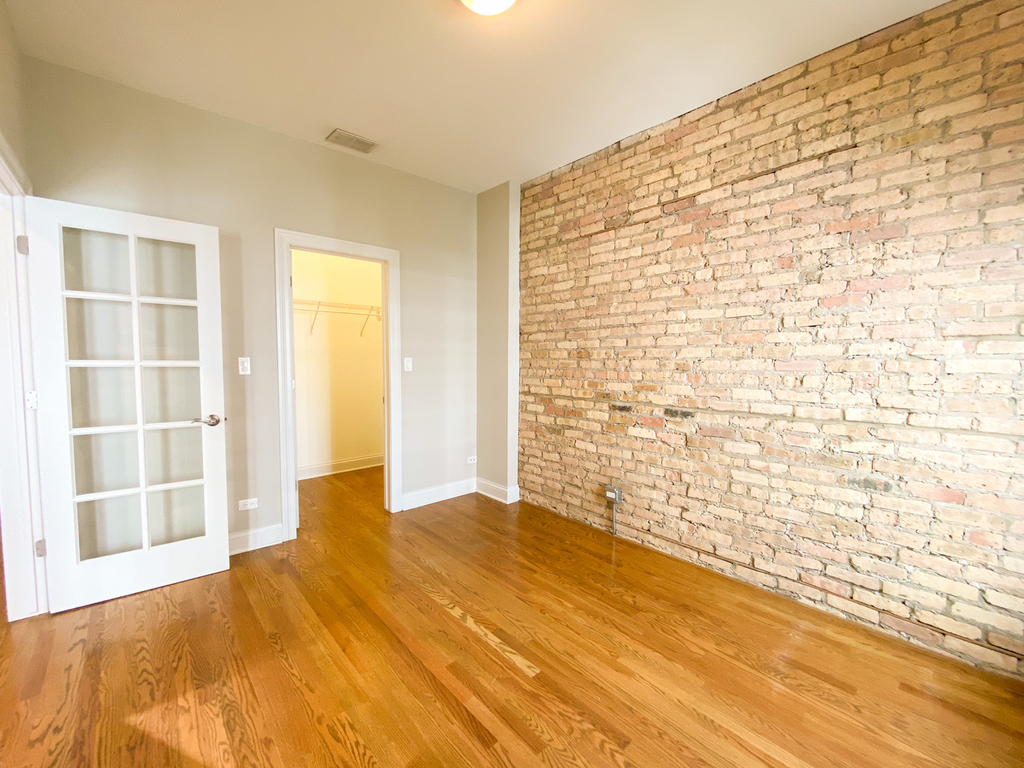 421 West Belmont Avenue - Photo 8