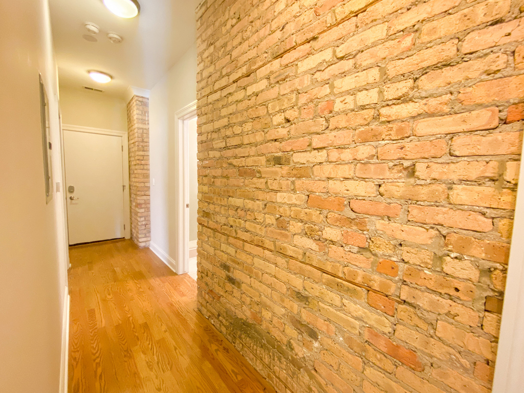 421 West Belmont Avenue - Photo 9