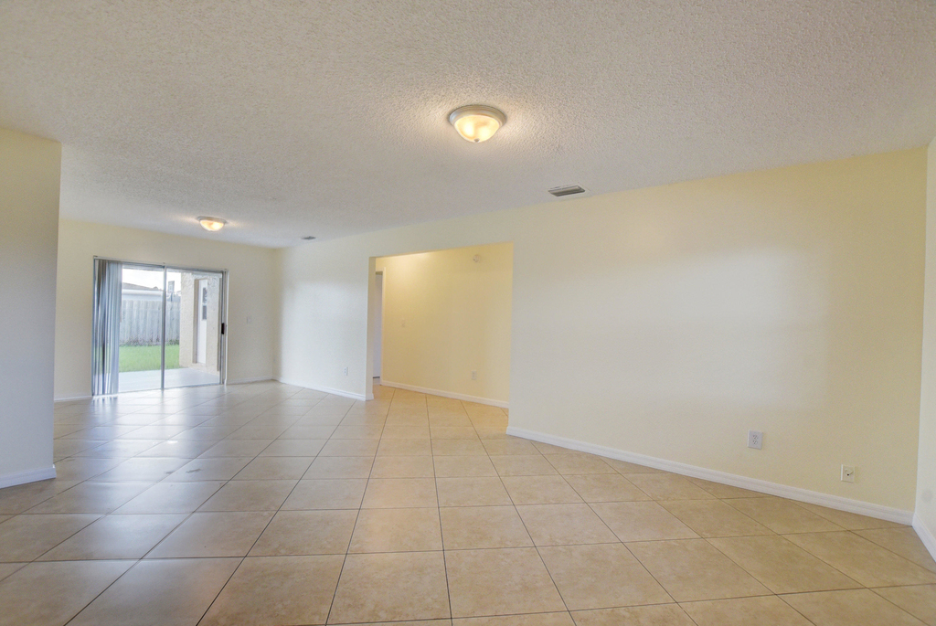 10870 Eureka Street - Photo 3