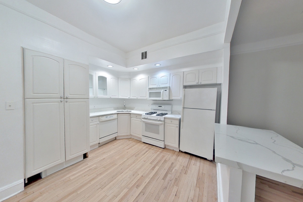 118 East 19th Street - Photo 7