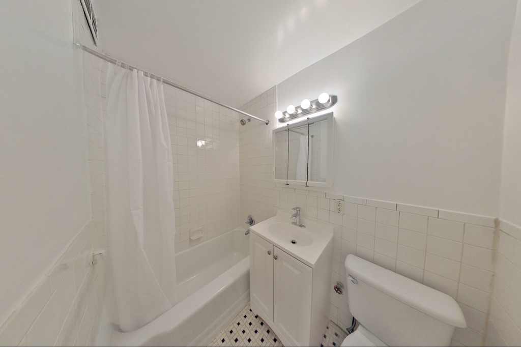 118 East 19th Street - Photo 3