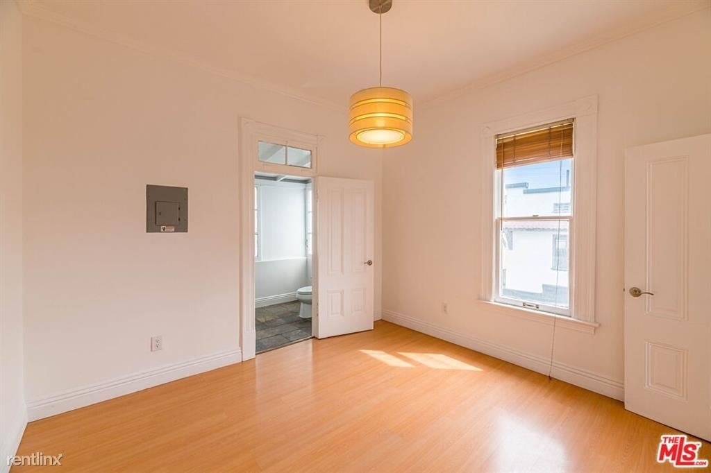 2627 3rd St Apt 4 - Photo 6