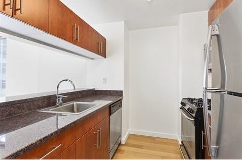 260 West 54th Street - Photo 1