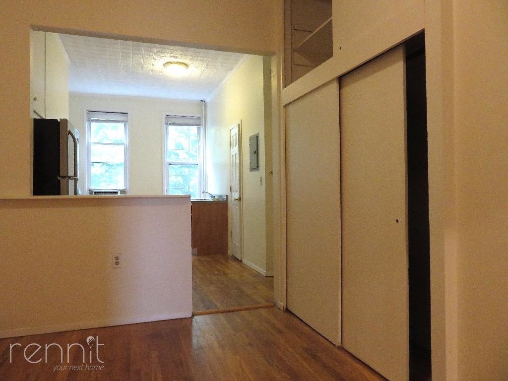 728 Lorimer St. - Photo 4