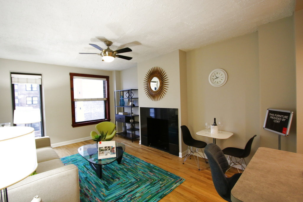 426 West Belmont Avenue - Photo 2