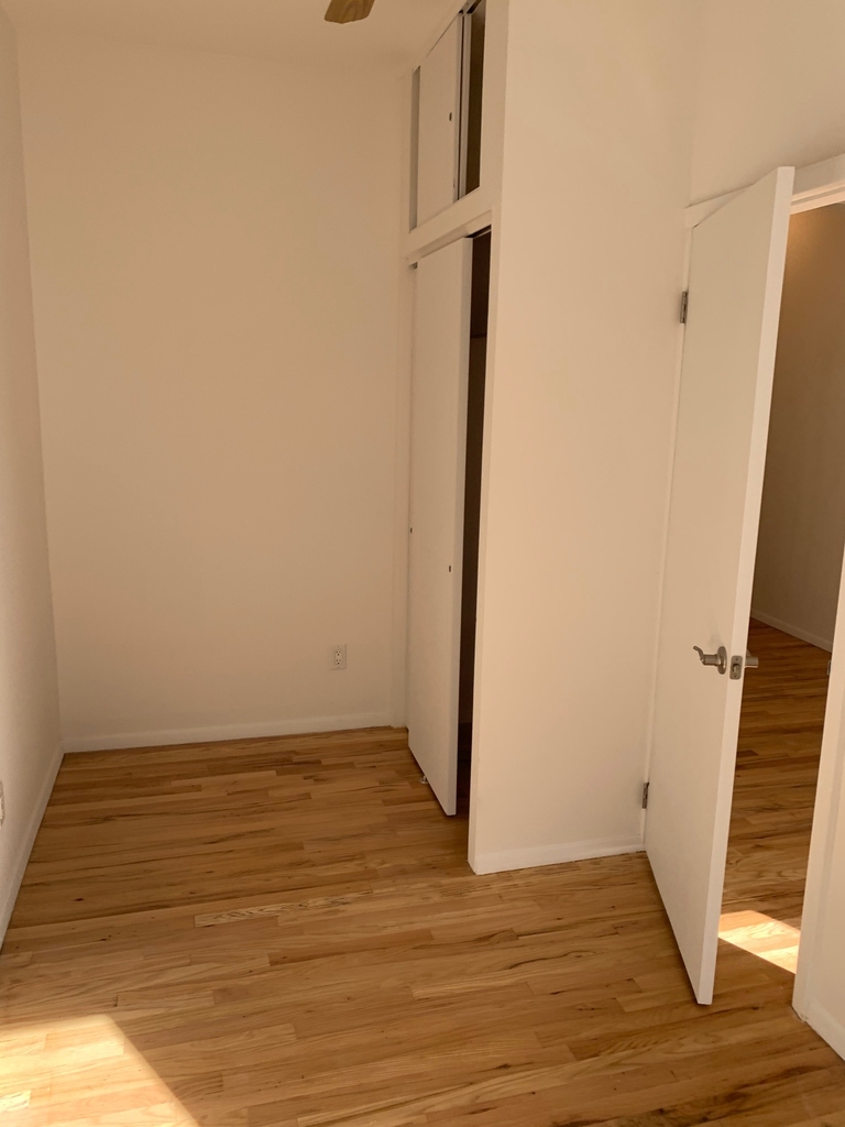 240 West 15th Street - Photo 7