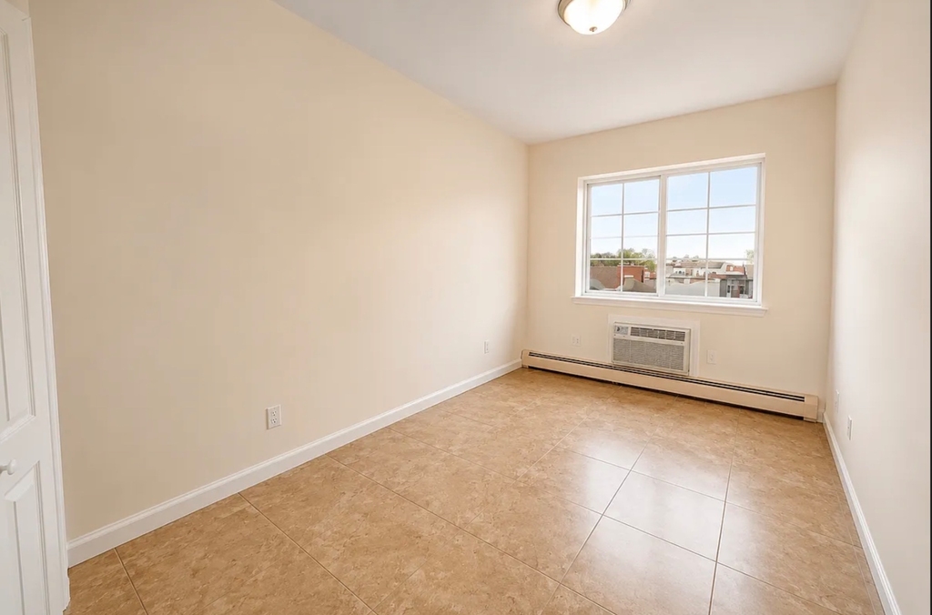 31-56 37th Street - Photo 4