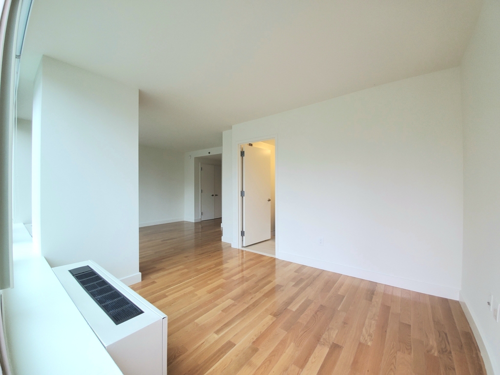 315 West 33rd Street - Photo 5