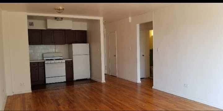 860 East 18th Street - Photo 3