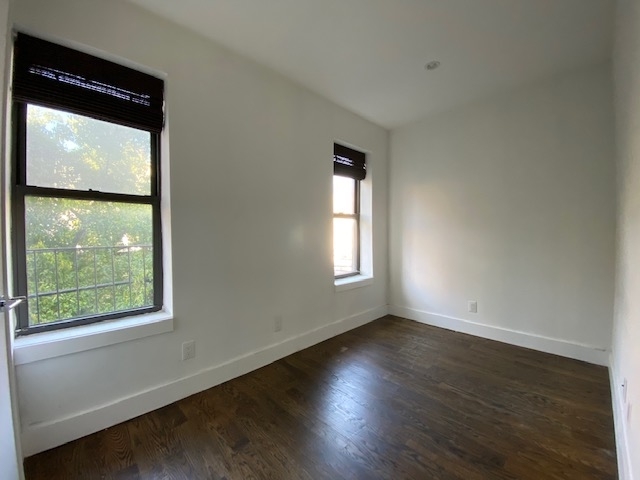 1061 Bergen Street - Photo 7