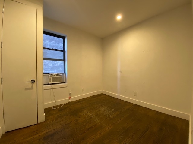 1061 Bergen Street - Photo 2