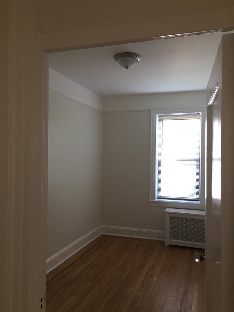 30-49 47 street astoria ny 11103 - Photo 4