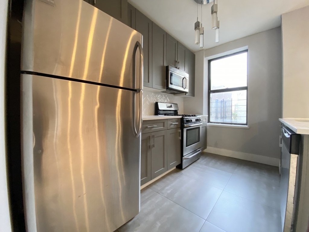 W 158th - Photo 1