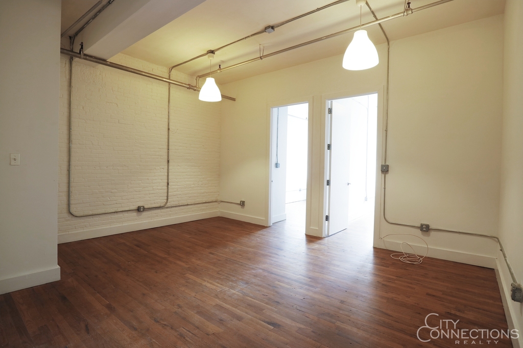 885 Park Ave - Photo 4