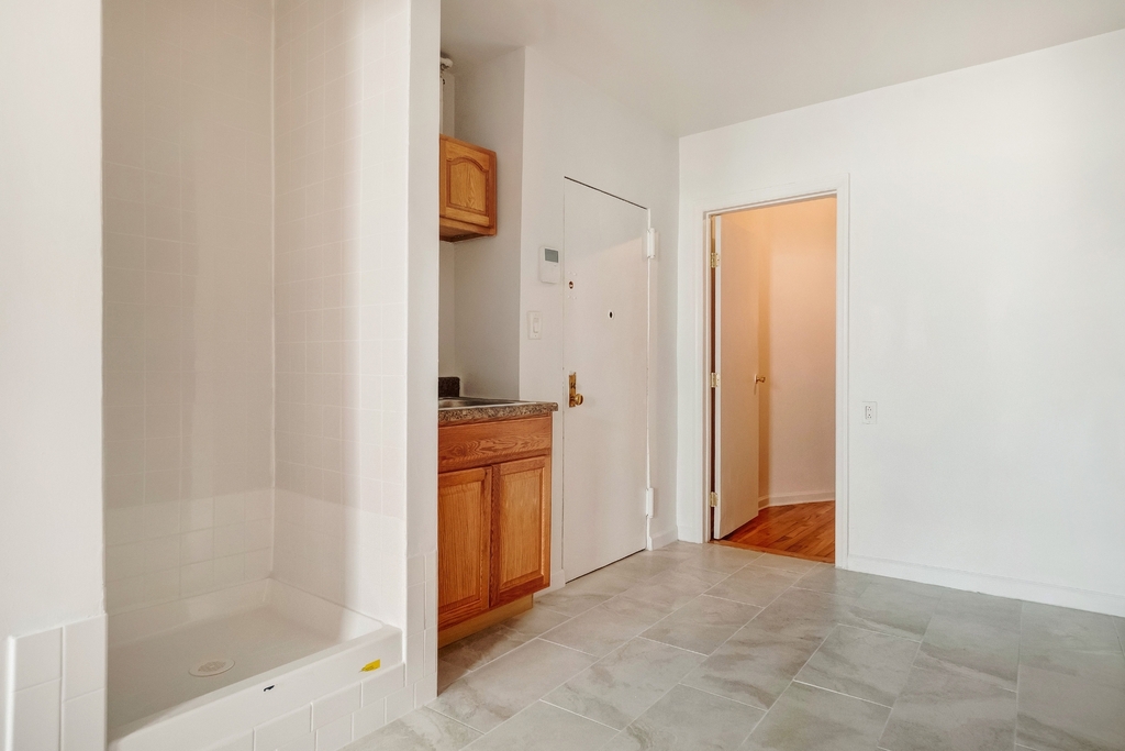 220 East 89th Street - Photo 4