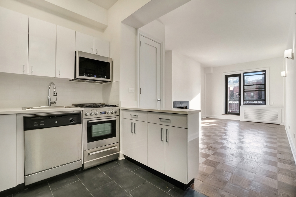 235 West 22nd Street - Photo 1