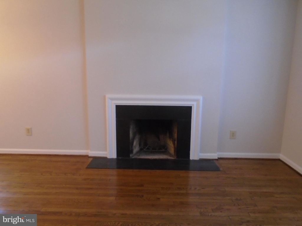 530 West Street N - Photo 2