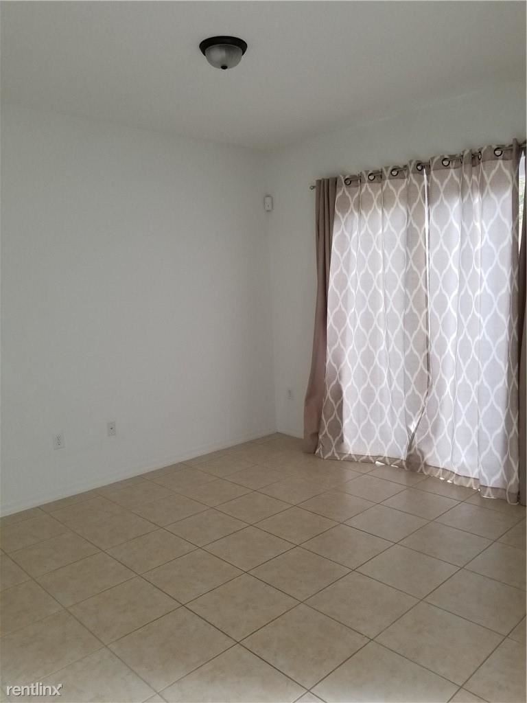 630 Sw 145th Ter - Photo 1