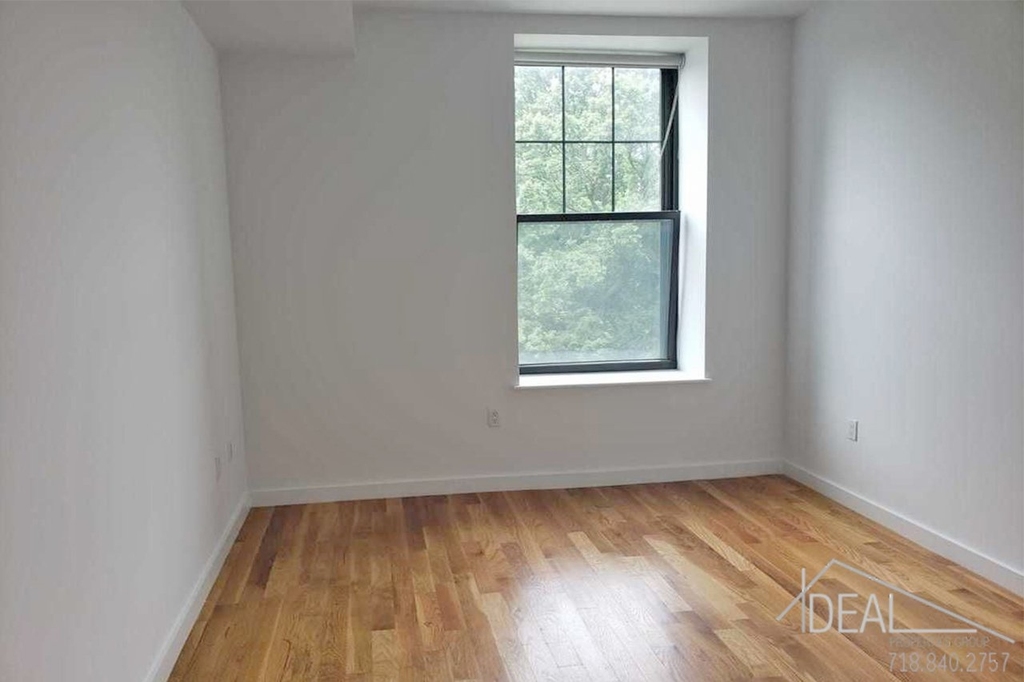 123 Parkside Avenue - Photo 2