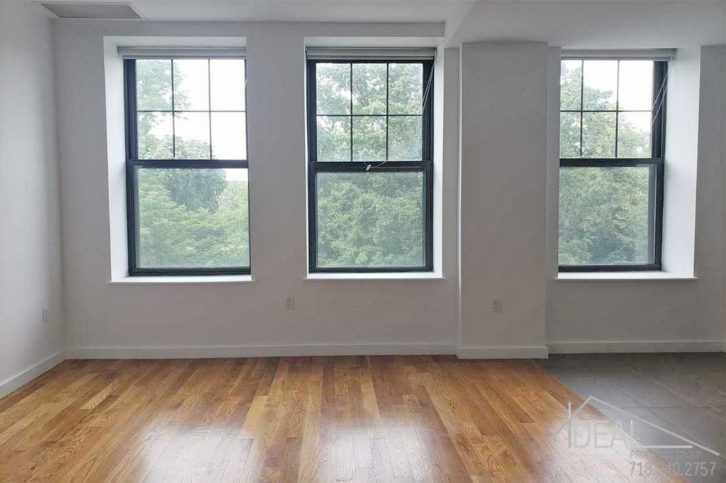 123 Parkside Avenue - Photo 1