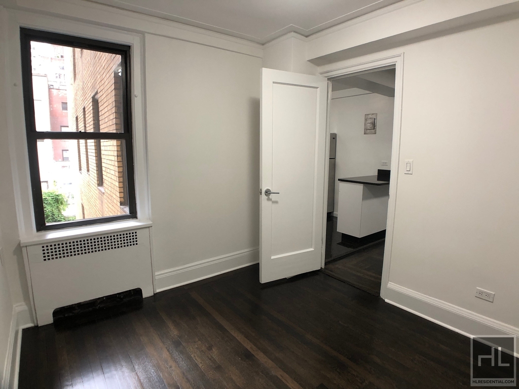 East 38 Street - Photo 1