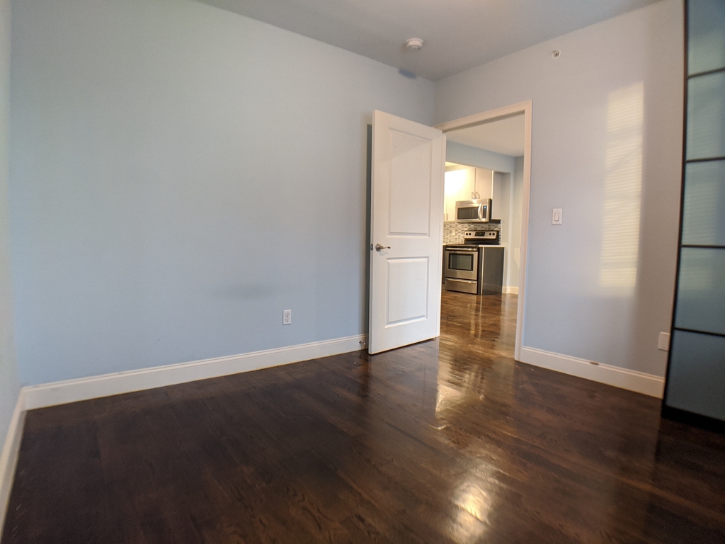 2309 Astoria Boulevard - Photo 3