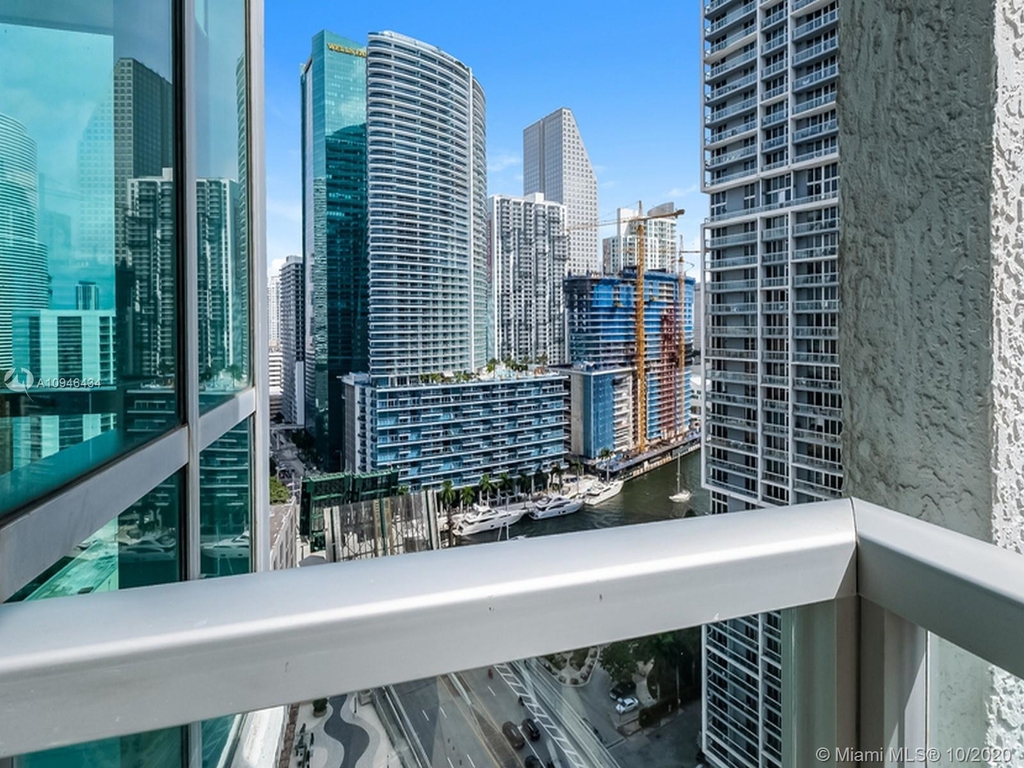 500 Brickell Ave - Photo 22