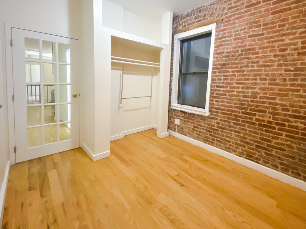 435 West 54th Street - Photo 2