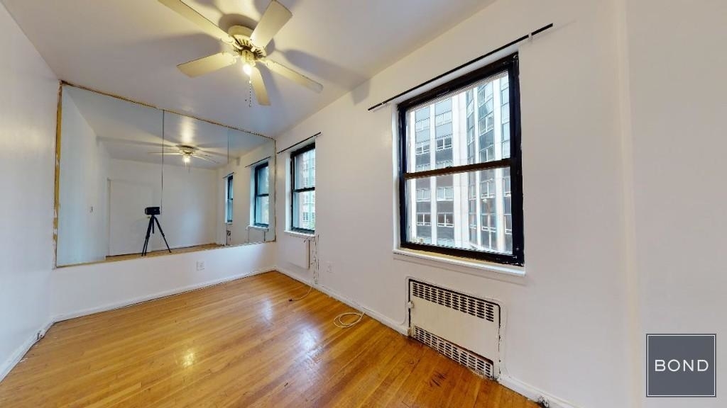 344 East 16th Street - Photo 4