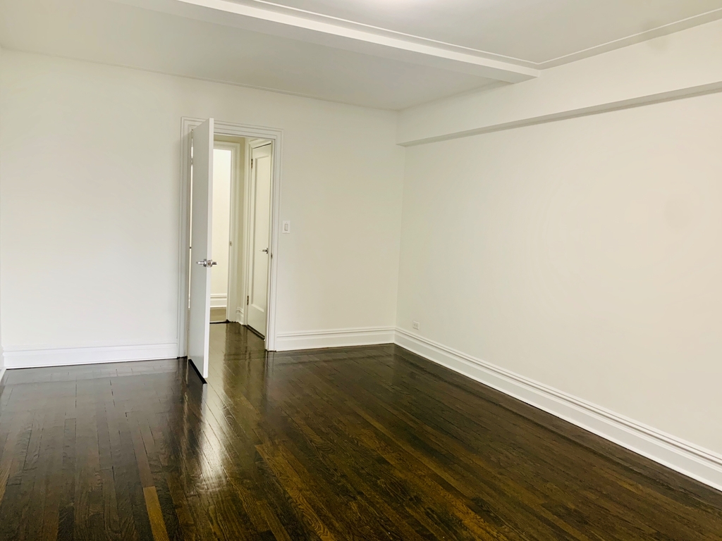 137 East 38th Street - Photo 5