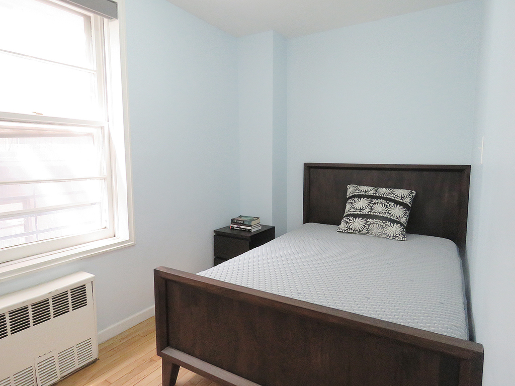 320 East 35th Street - Photo 4