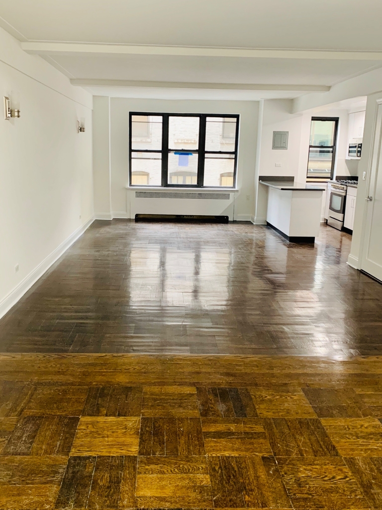 137 East 38th Street - Photo 1