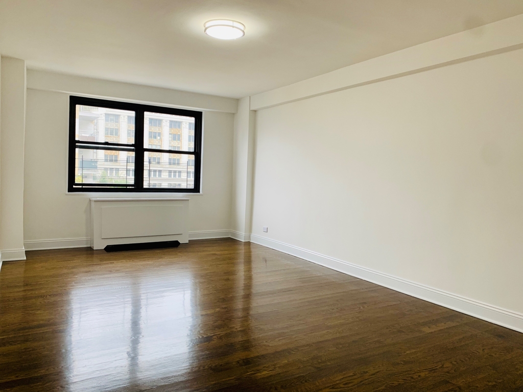 145 East 16th Street - Photo 6