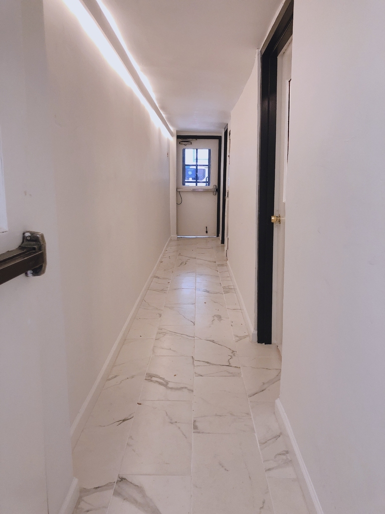 222 West 16th Street - Photo 8