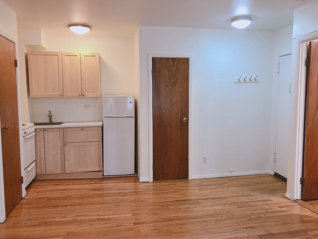 222 West 16th Street - Photo 6