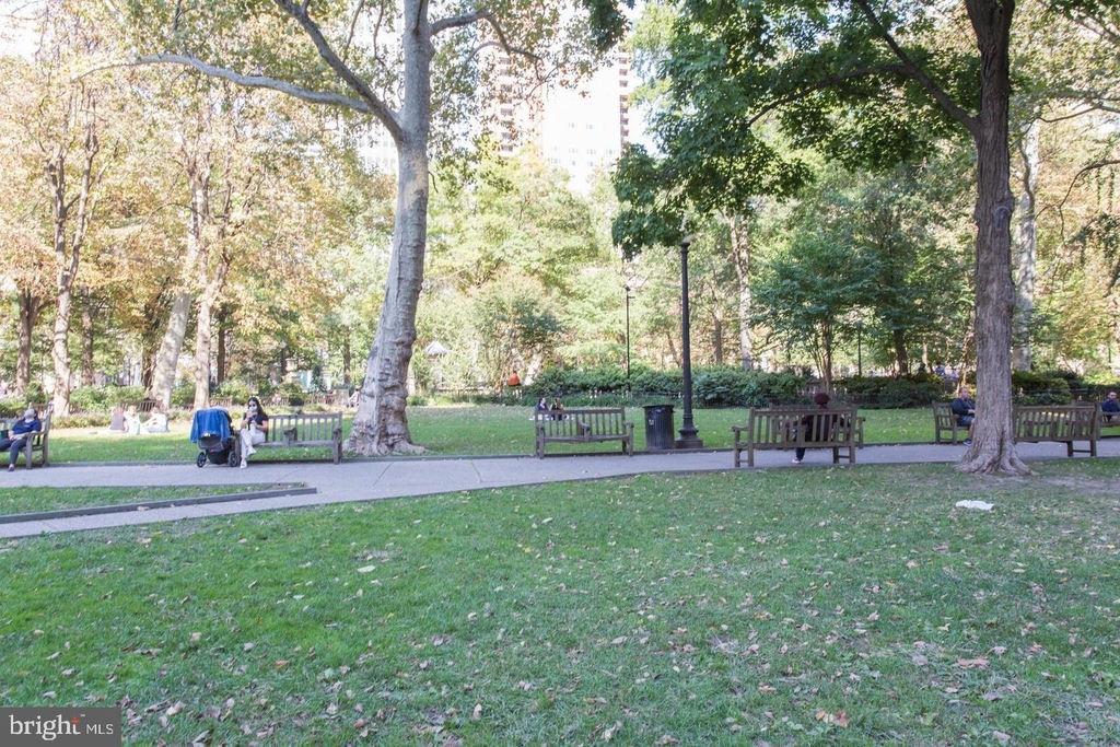 1806 18 Rittenhouse Square - Photo 1