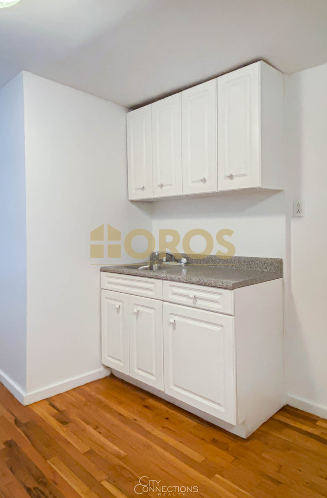 170 Avenue B - Photo 5