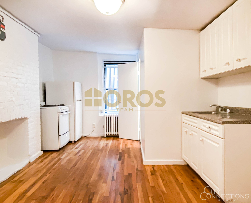 170 Avenue B - Photo 3