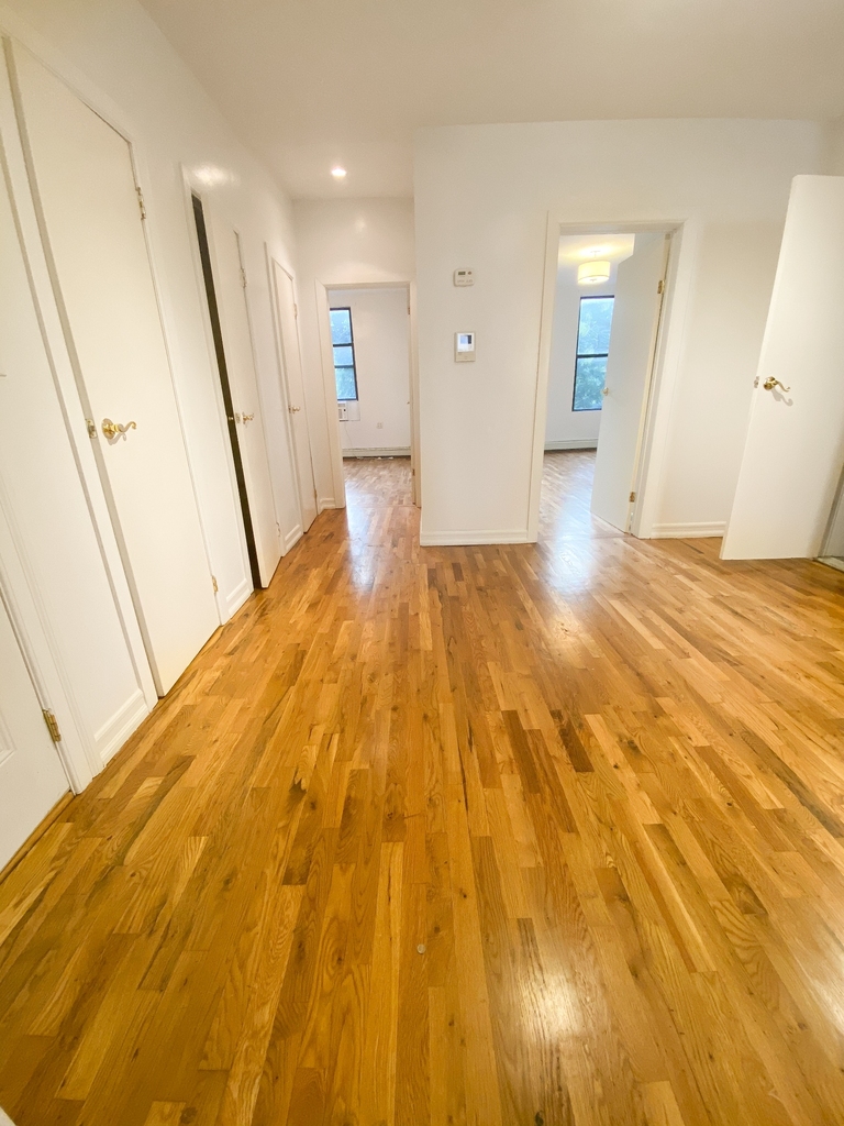 162 Manhattan Avenue - Photo 8