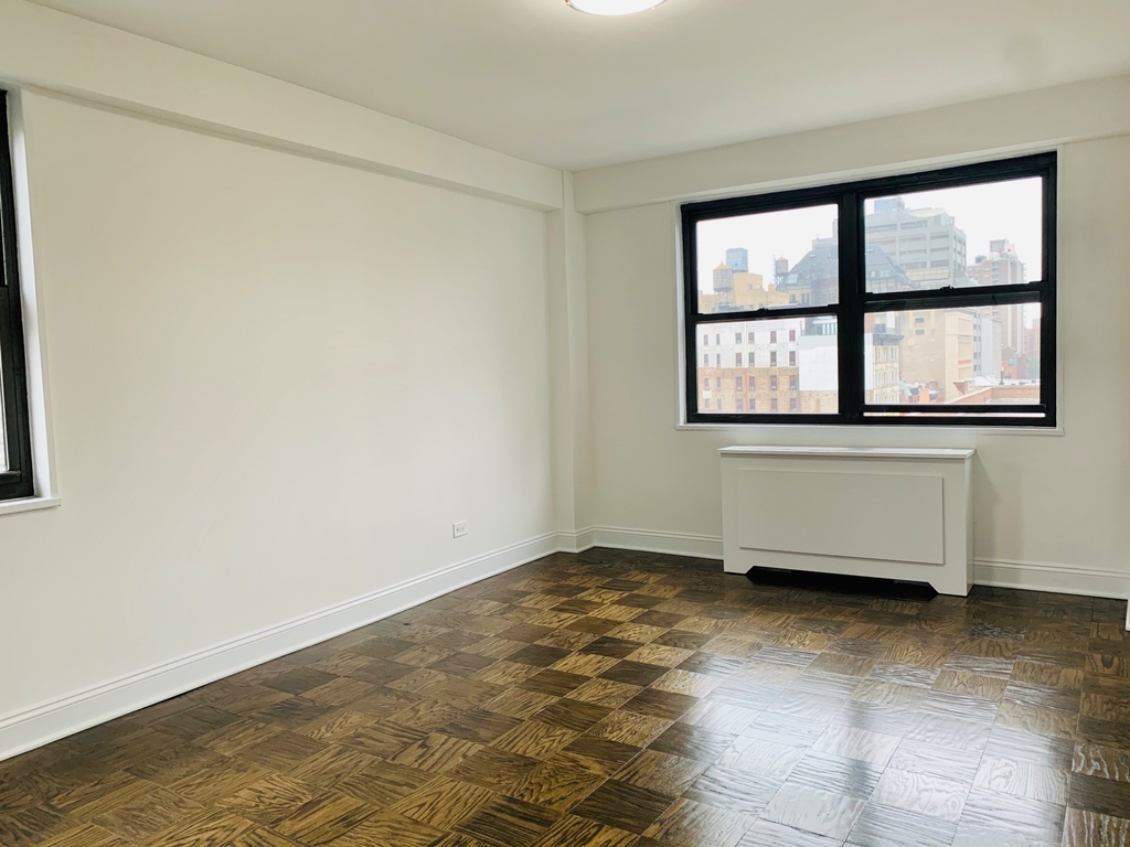 145 East 16th Street - Photo 4