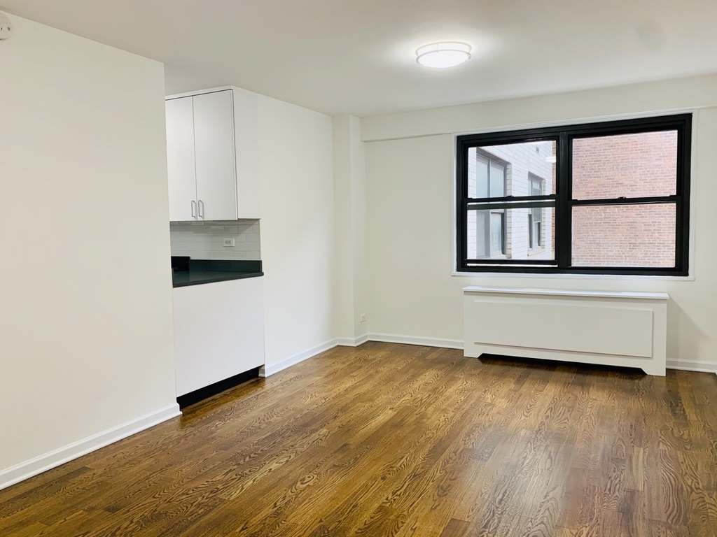 145 East 16th Street - Photo 2