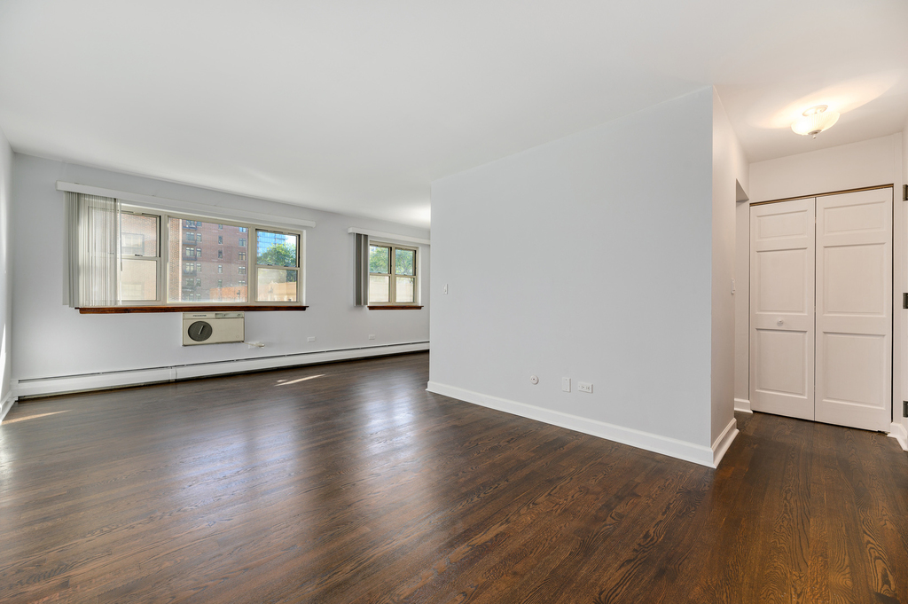 420 West Aldine Avenue - Photo 6