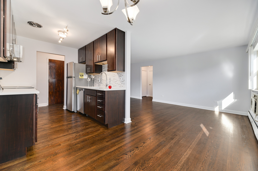 420 West Aldine Avenue - Photo 5