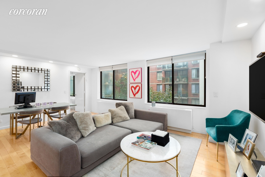 303 Greenwich Street - Photo 0