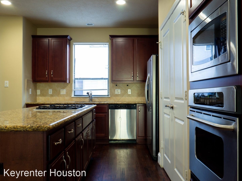 2704 Dallas Street - Photo 11