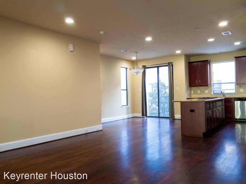 2704 Dallas Street - Photo 7