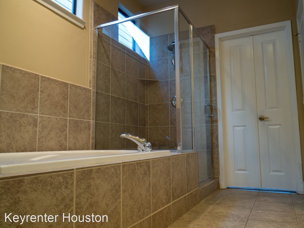 2704 Dallas Street - Photo 17