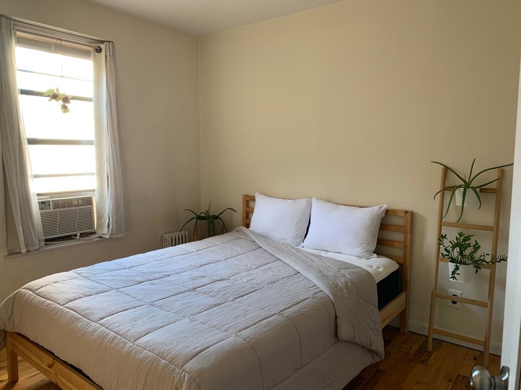 303 West 19th Street - Photo 1