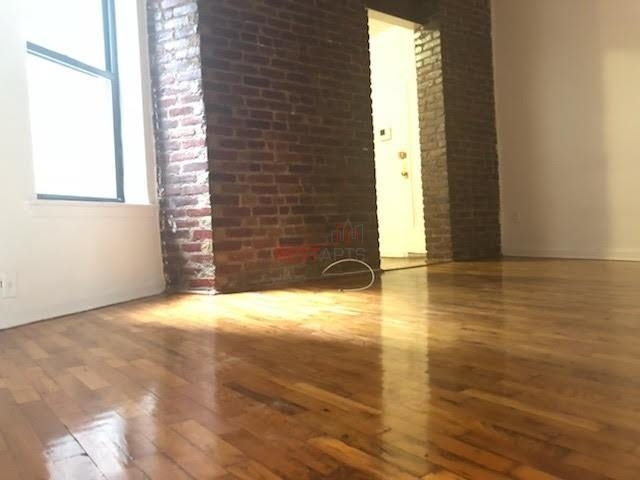 220 East 29th Street - Photo 2