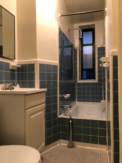 220 East 29th Street - Photo 6